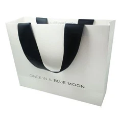 Paper blanc sacs bolola kado sakɔsi .